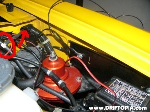 Jpg image showing the T to the vacuum source for the boost gauge on the Honda S2000