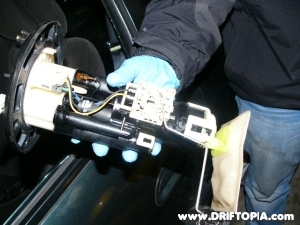 Jpg showing the removed fuel pump assembly of the Honda S2000