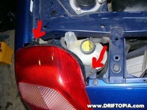 Image showing the procedure to remove the taillight from the mr2 spyder