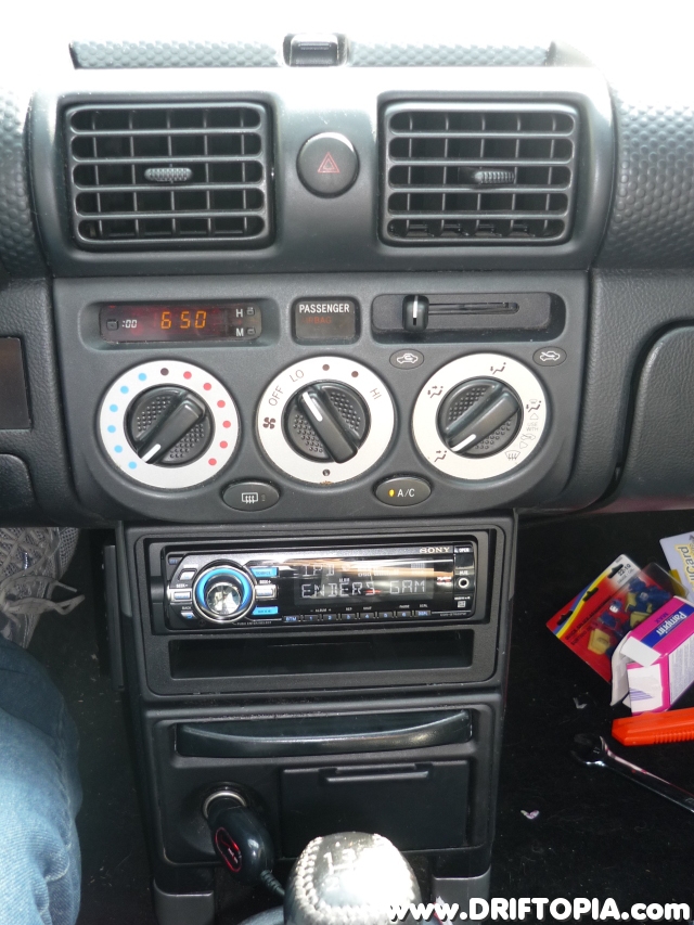 The new head unit installed.  The free space below will be used for gauge mounting.