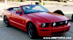 2007 Mustang GT convertible perspective view